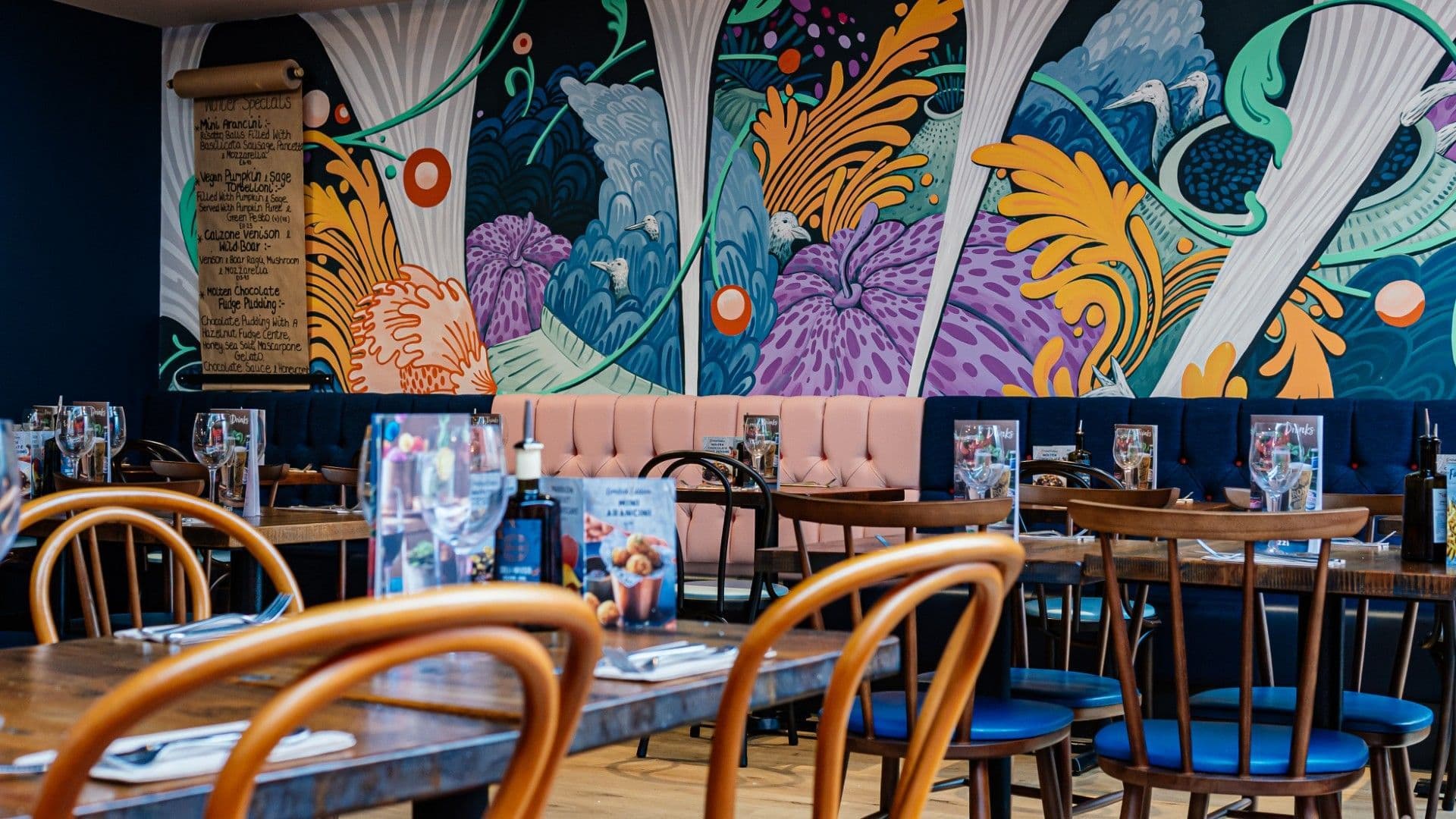 Art wall Zizzi Leicester Highcross