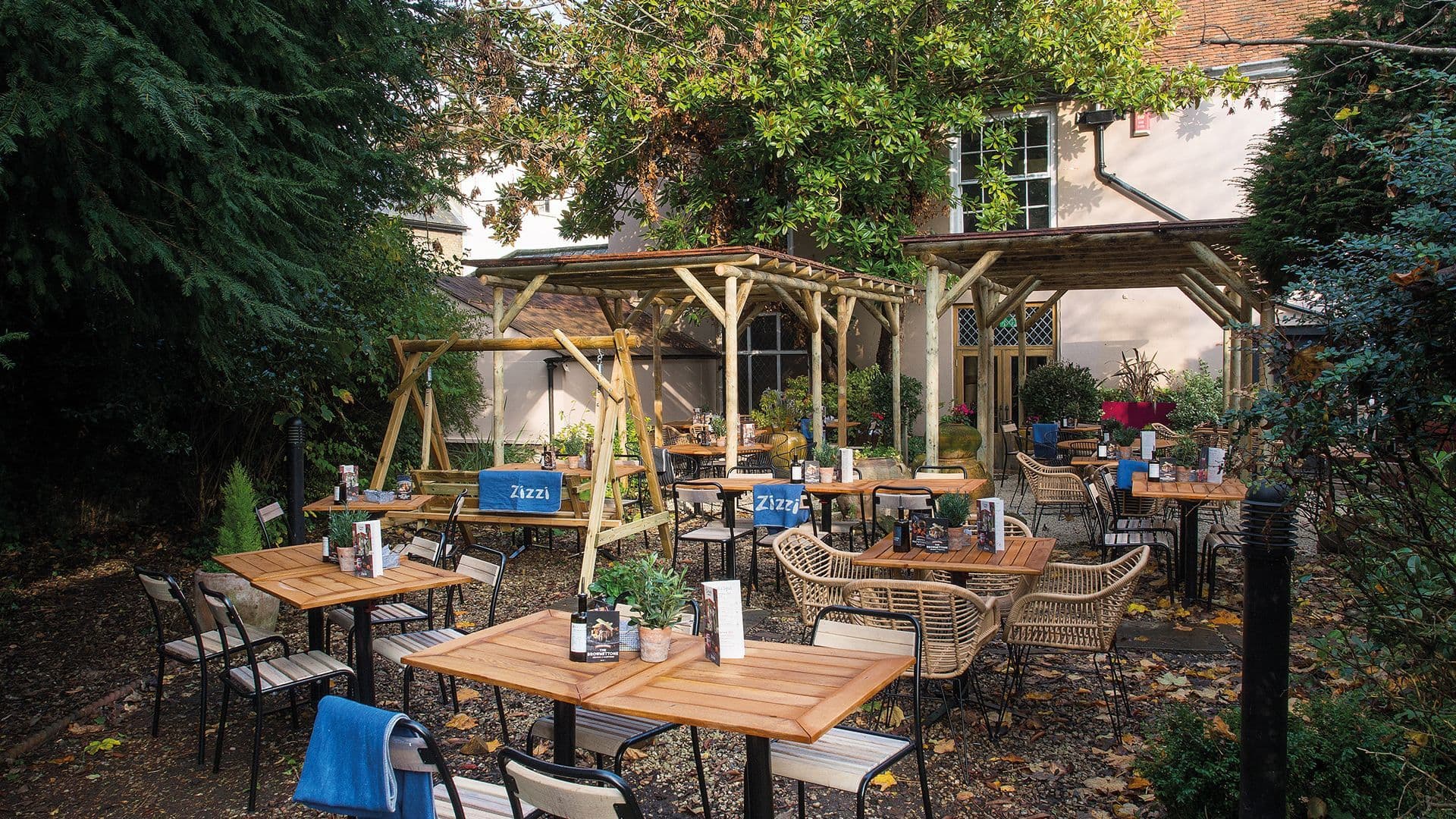 Zizzi Canterbury outside seating