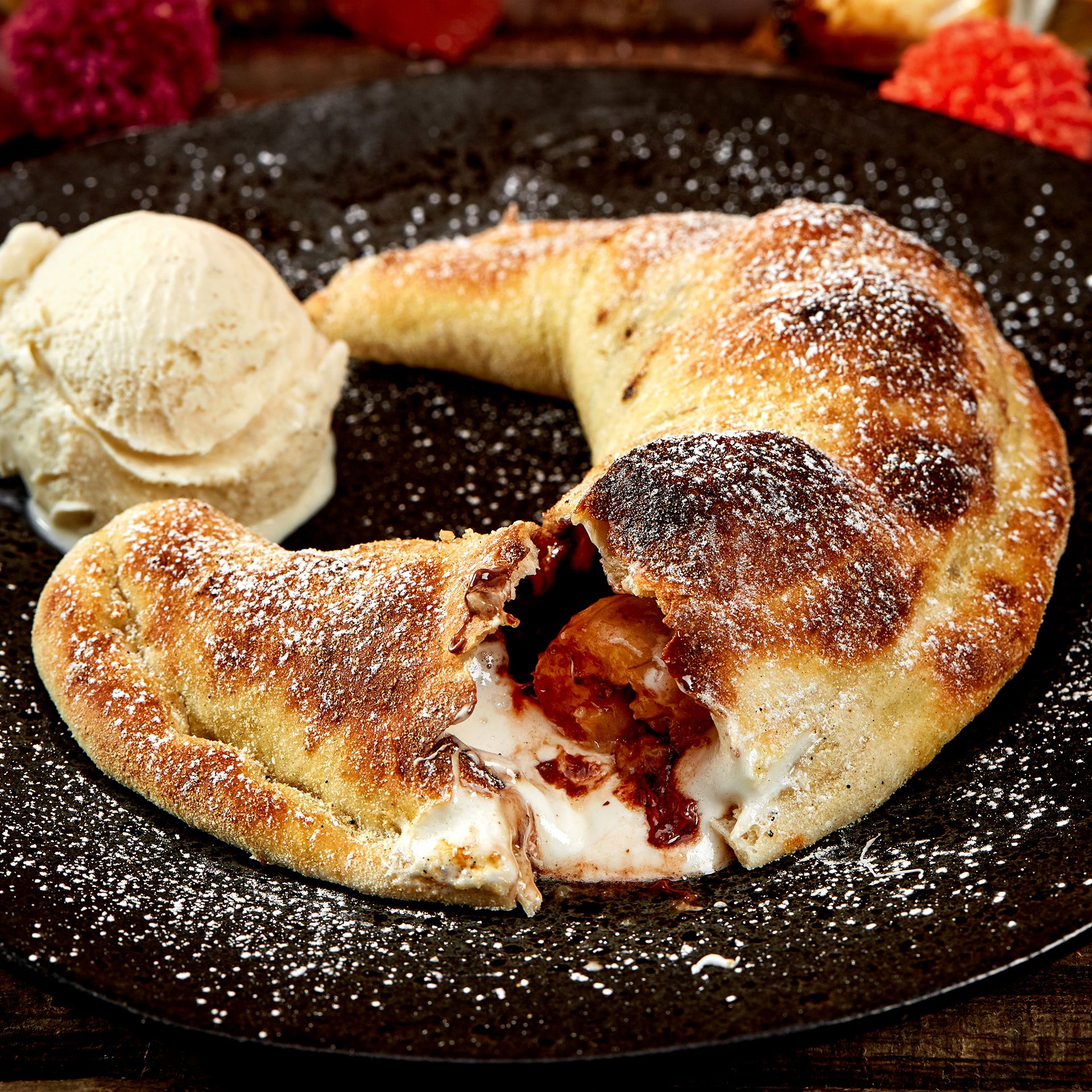 Website_19_Food_1920x1920_Chocolate_Banana_Calzone 