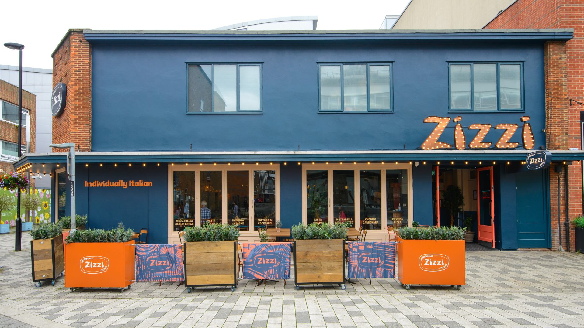 Zizzi Camberley - Exteriors 