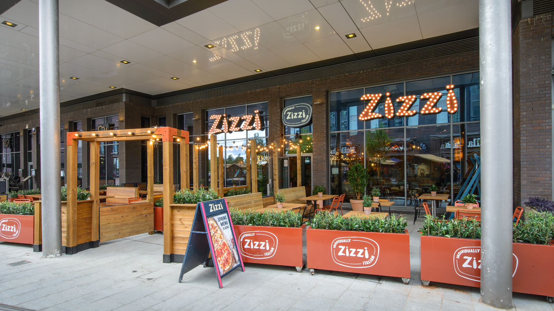 Zizzi Telford - Exteriors 