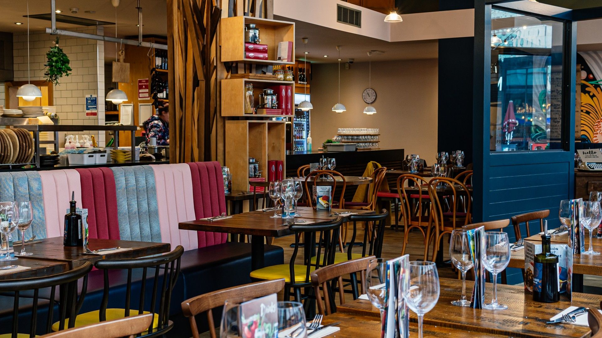 table and chairs Zizzi Leicester Highcross 