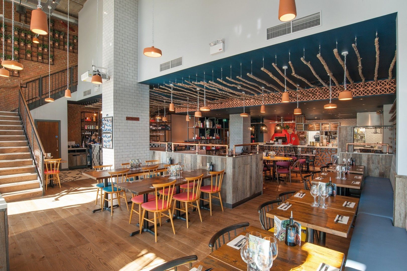 Table and Chairs Zizzi Aylesbury 