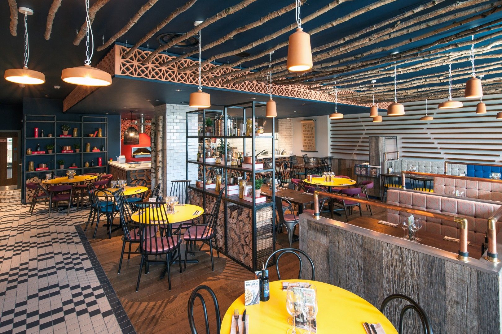 Table and Chairs Zizzi Aylesbury 