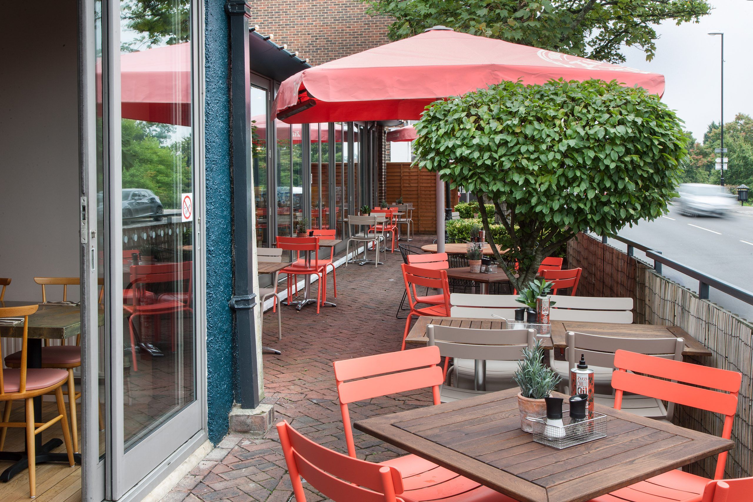 Zizzi Haywards Heath outside tables 