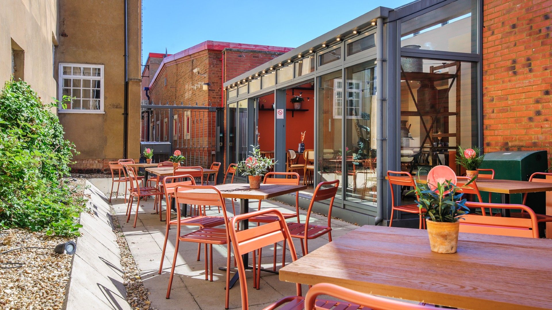 Outside seating Zizzi Market Harborough 