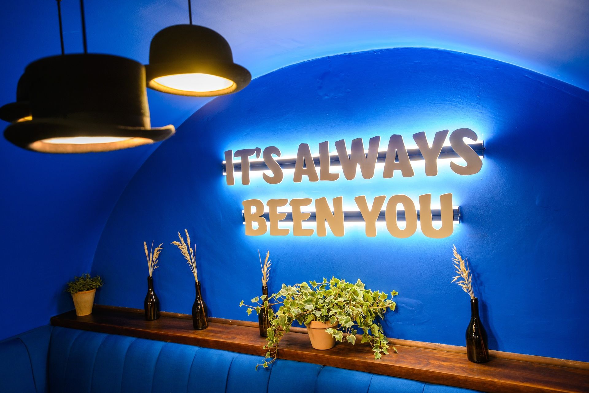 Zizzi The Strand neon sign 