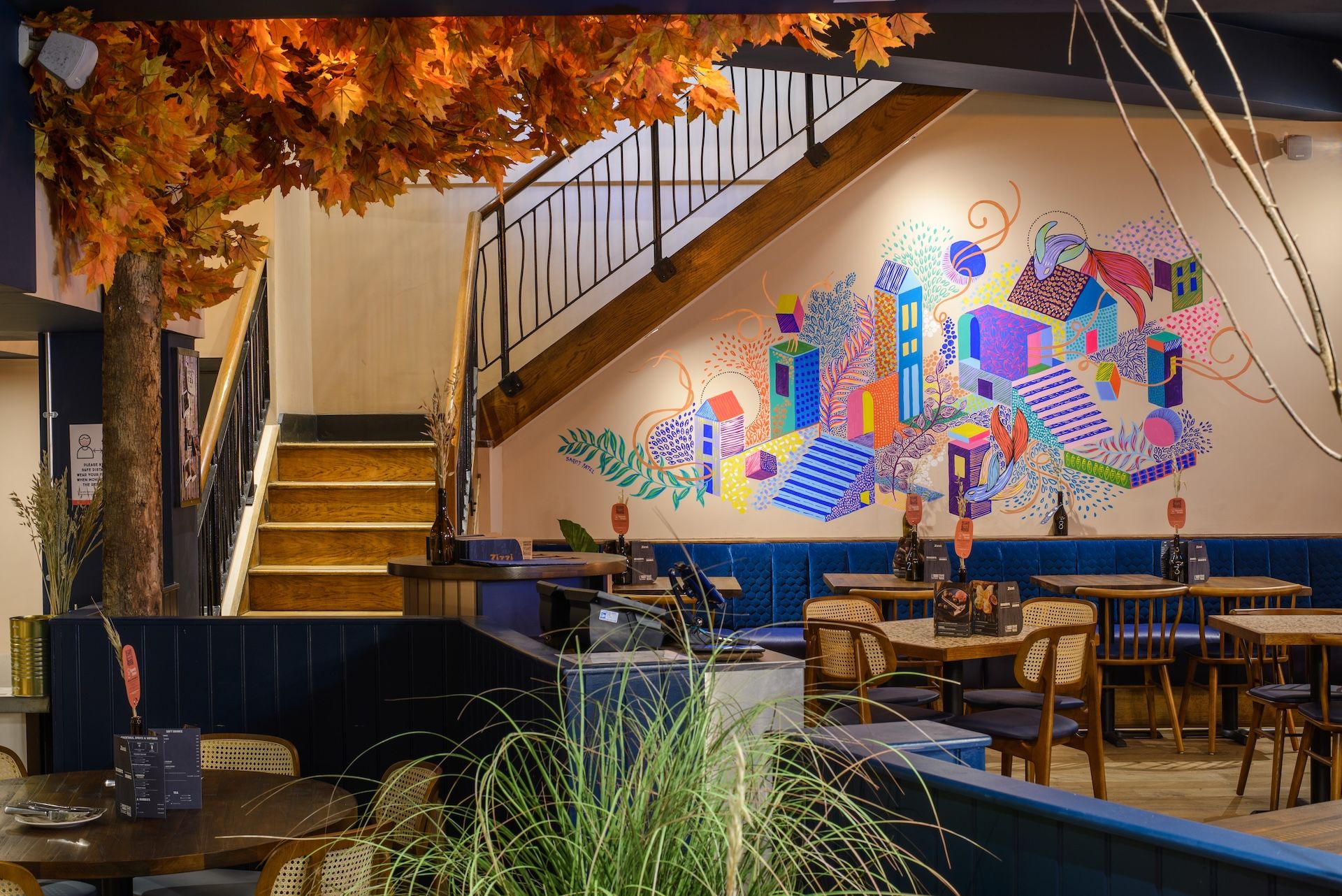 Zizzi The Strand seating 