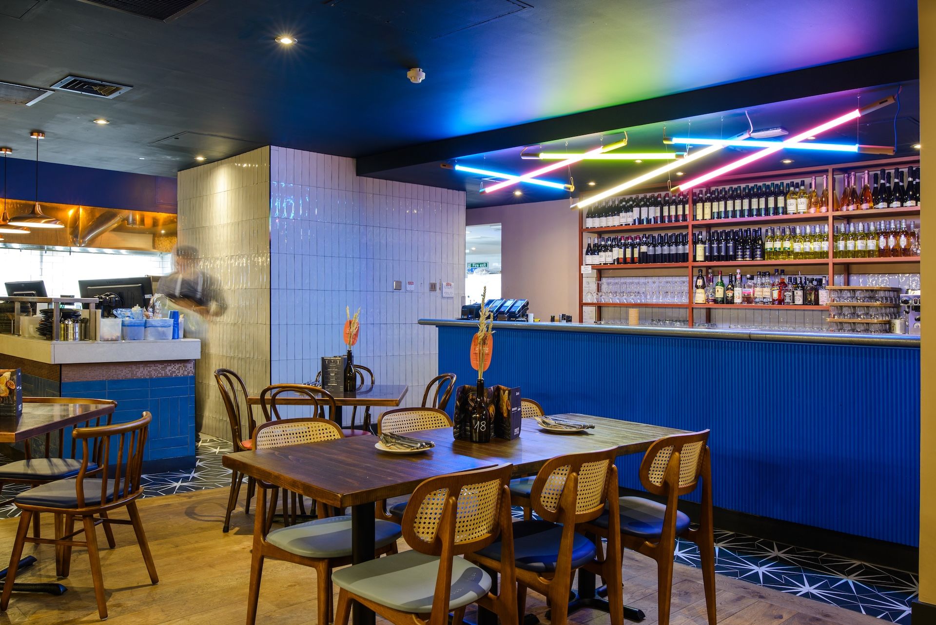 Zizzi The Strand bar area 