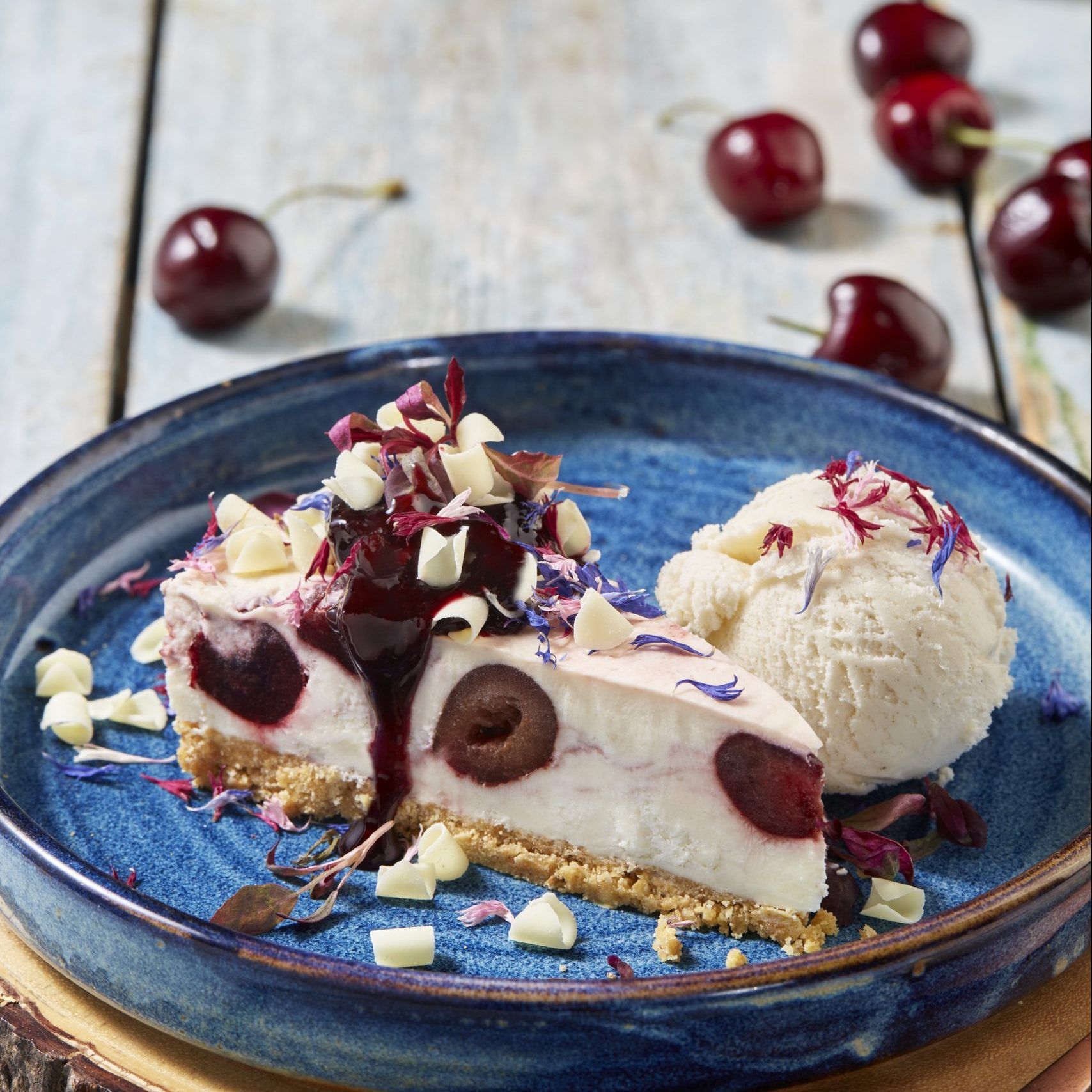 DARK CHERRY & AMARETTO CHEESECAKE march 2023 