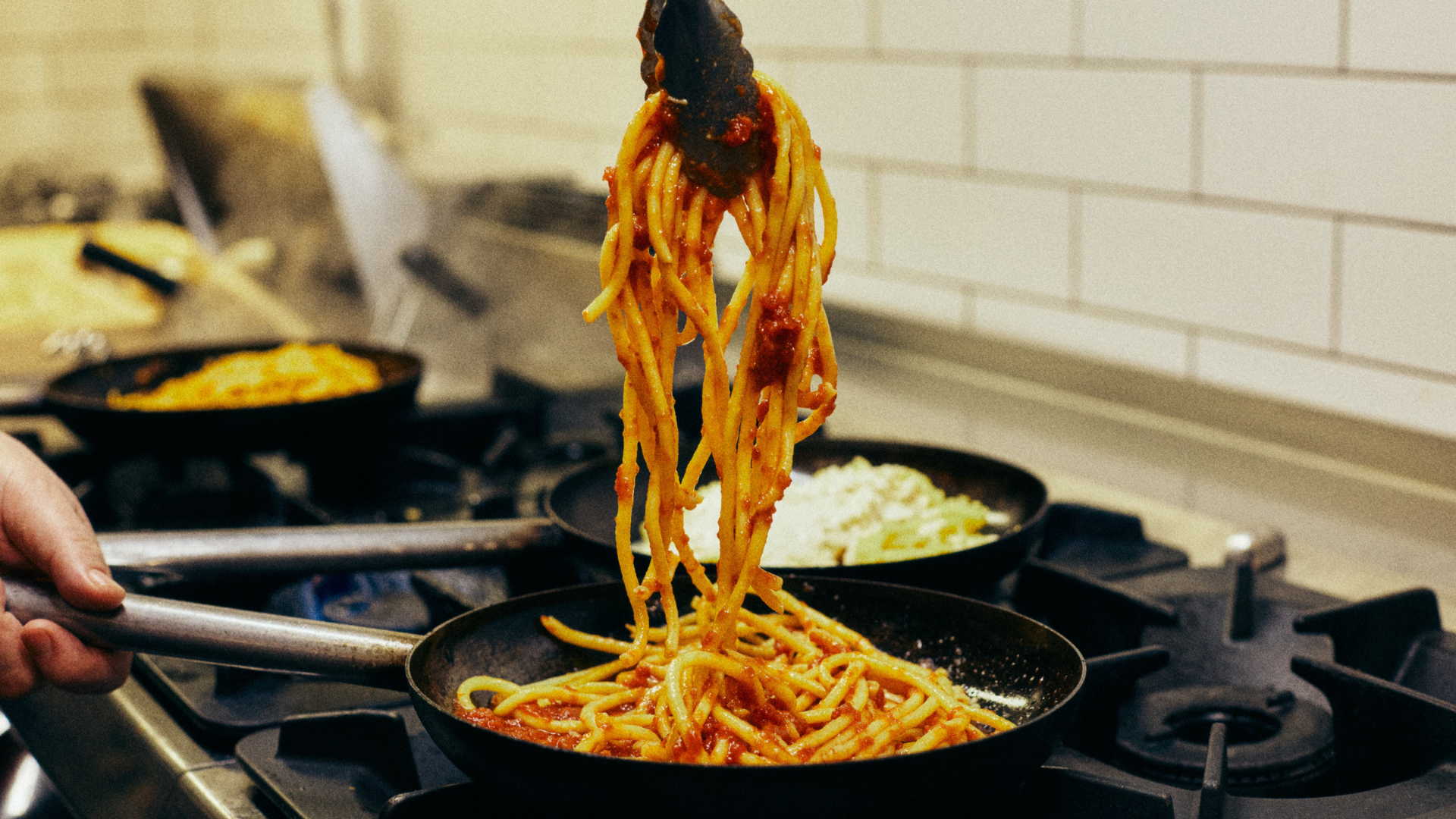 Cooking spaghetti